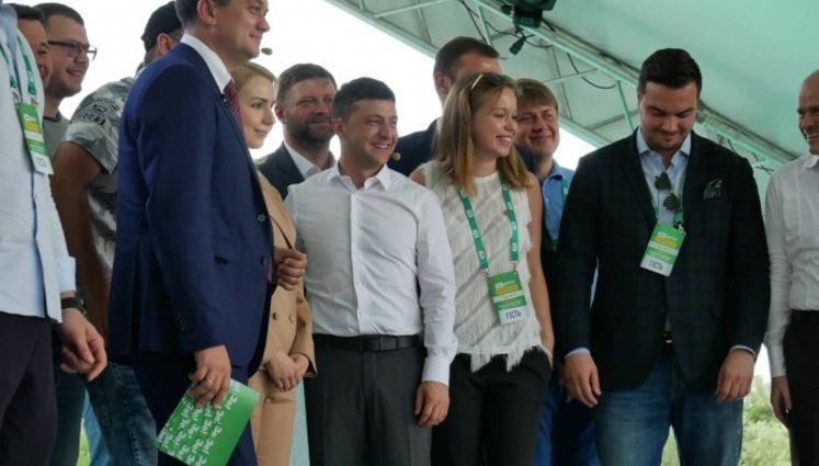 За все хороше і без конкретики. Які зміни в економіці обіцяє партія Зеленського