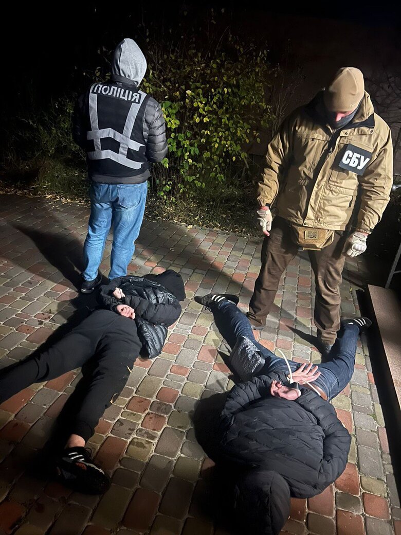 Бандиты пытались захватить в Киеве парковочный бизнес. Их разоблачили 03