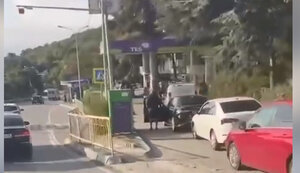 На кримських АЗС утворилися черги. ВIДЕО
