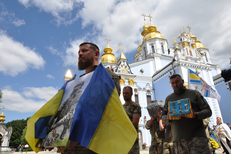 З телеведучим та військовим Карімом Гуламовим, який загинув у бою з російськими окупантами, попрощались у Києві 17