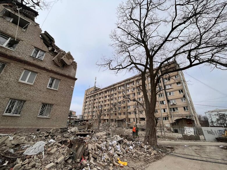 Ночью россияне нанесли удары по центру Краматорска, - мэр Гончаренко 02