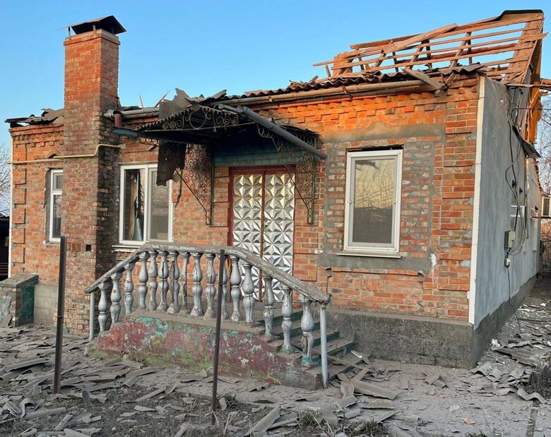 Россияне обстреляли из артиллерии Никополь: повреждено частное предприятие 02