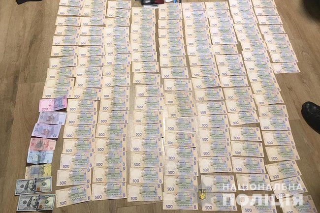 Полицейские задержали двух иностранцев, которые взорвали банкомат и похитили более 400 тыс. грн на Черкасщине 05