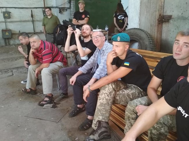 Поэты и писатели встретились с бойцами 503-го ОБМП 23