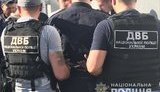 Двох поліцейських Одеси та Миколаєва затримали за хабарництво. Одного з них безпосередньо на плацу, - Нацполіція. ФОТОрепортаж