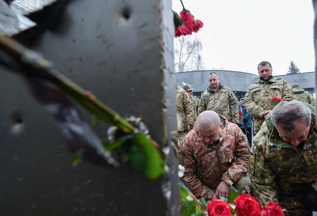 Зеленский почтил память погибших киборгов, - ОП 14