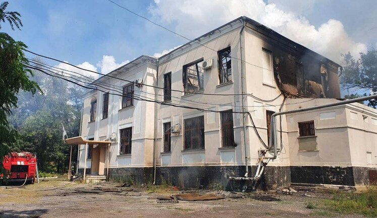 Окупанти два дні поспіль обстрілюють Соледар на Донеччині, - ДСНС. ФОТОрепортаж