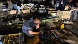Grenade launchers for $11,000: Serviceman who traded weapons detained in Kharkiv – SBI. PHOTOS