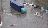 Сильный потоп в Одессе: вода сносит автомобили и людей. Один человек погиб. ФОТОрепортаж
