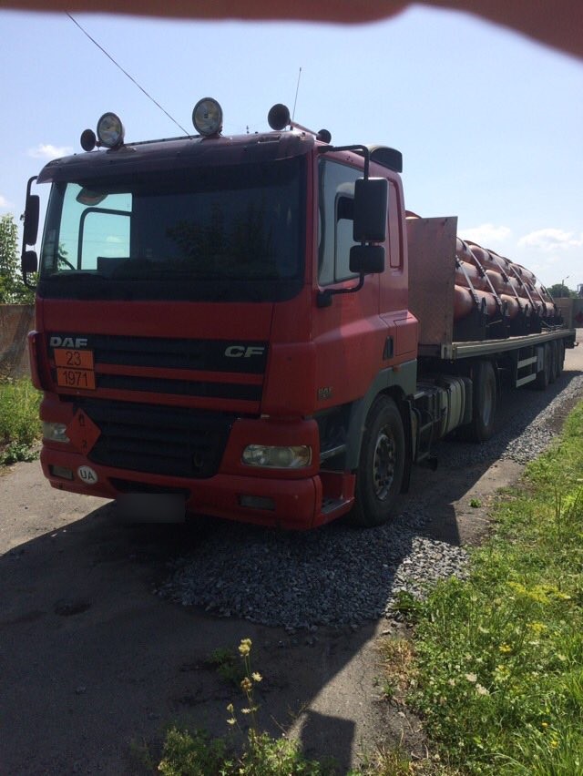 Податківці в Хмельницькій області ліквідували незаконну пересувну заправку 01 Податківці в Хмельницькій області ліквідували незаконну пересувну заправку 01