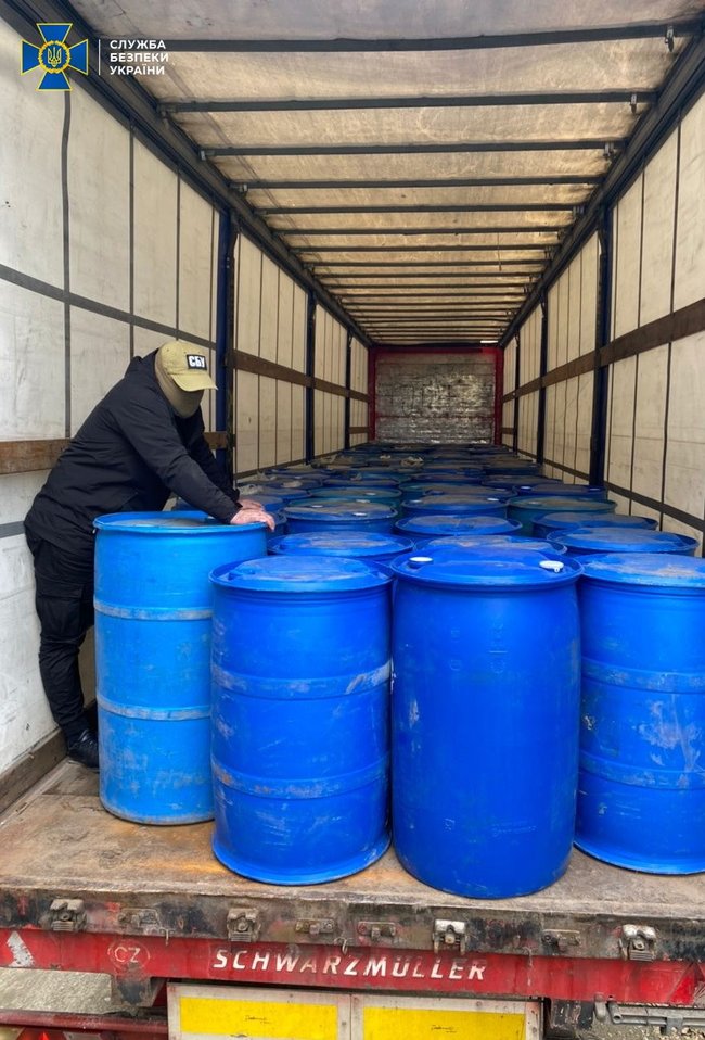 Руководство водочного госпредприятия на Ивано-Франковщине продавало неучтенный спирт на десятки миллионов гривен, - СБУ 01 Руководство водочного госпредприятия на Ивано-Франковщине продавало неучтенный спирт на десятки миллионов гривен, - СБУ 01