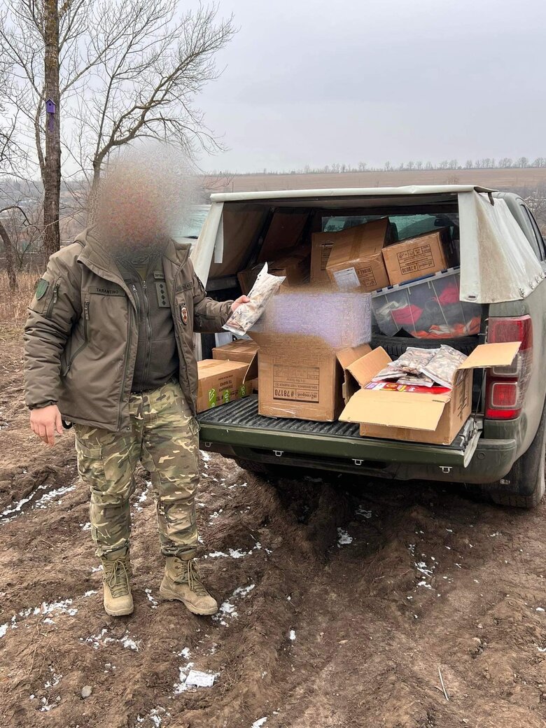На фронті тривають кровопролитні бої. Дуже потрібно допомогти нашим захисникам. Посилки відправляємо майже кожного дня, - волонтерка Юсупова 08