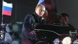 Путин сел за руль трехколесного Harley-Davidson: Прошлый год мы проводили это мероприятие в Севастополе. ВИДЕО.