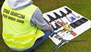 Контрабандистів, які постачали зброю в Україну, затримали в Польщі. ФОТОрепортаж