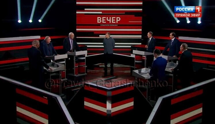 Пропагандисти Соловйова скаржаться на життя: "Тяжело жить, не выезжая раз в год в Париж и Лазурный берег. Но мы крепимся", - "Пляжи Ирана и Северной Кореи ждут вас". ВIДЕО