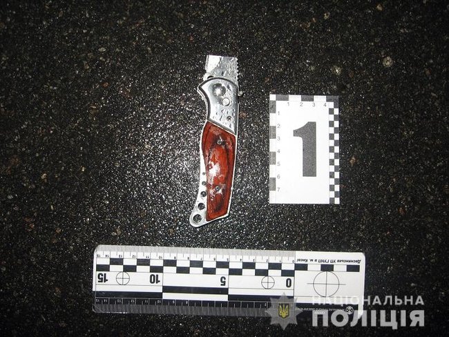 Сварка в київському тролейбусі закінчилася різаниною - одну особу госпіталізовано 01