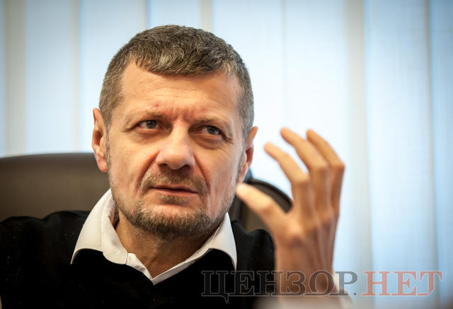 Ігор Мосійчук: Футбольні ставки Ляшка? Це тоталізатор. Він ставить на Шахтар, я ставлю на Динамо. Була нічия - програли і він, і я. Що ж робити? 08 Ігор Мосійчук: Футбольні ставки Ляшка? Це тоталізатор. Він ставить на Шахтар, я ставлю на Динамо. Була нічия - програли і він, і я. Що ж робити? 08