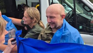 Серед звільнених з полону 24 серпня – ексмер Херсона Миколаєнко та журналісти Хилюк і Каліуш. ФОТОрепортаж