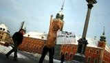 Польская полиция познакомилась с Femen. ФОТОрепортаж