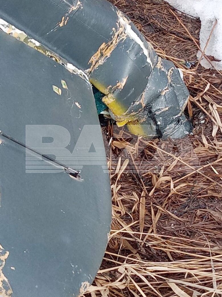 Поблизу Москви виявили уламки синьо-жовтого БПЛА з написом Слава Україні, - росЗМІ 04