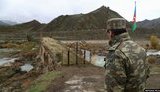Четырех военнослужащих армии Азербайджана задержали за преступления во время войны в Карабахе