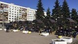 Группы молодых людей собирается под ЦИК "для охраны порядка". ФОТОрепортаж