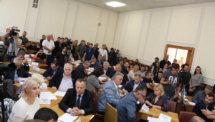 Це початок капітуляції, - Тернопільська облрада засудила узгодження "формули Штайнмаєра"