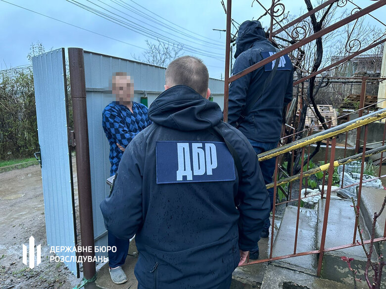 Посадовець в/ч на Одещині примушував солдатів віддавати частину бойових. Забрав так 600 тис. грн 01