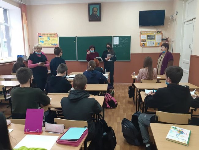 Харьковский школьник устроил на уроке фаер-шоу, родителей вызвали в полицию 02
