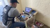 СБУ "накрила" в Дніпрі ботоферму з 5 тис. ботів, яка працювала на замовлення РФ на зрив нацпрограми вакцинації в Україні. ФОТОрепортаж