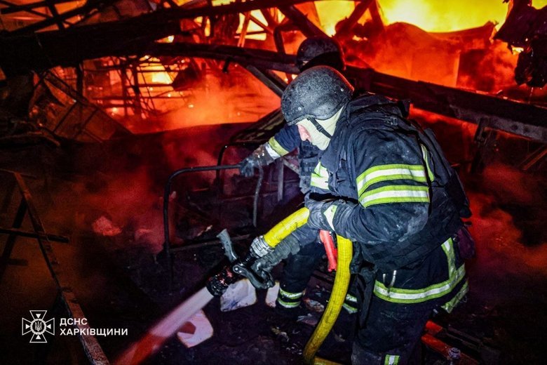 Харьков под ударом БПЛА: горели склады почтового отделения