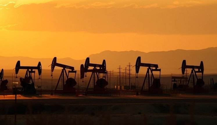 Ціни на нафту зросли на тлі невизначеності щодо мирної угоди з Іраном та скорочення запасів