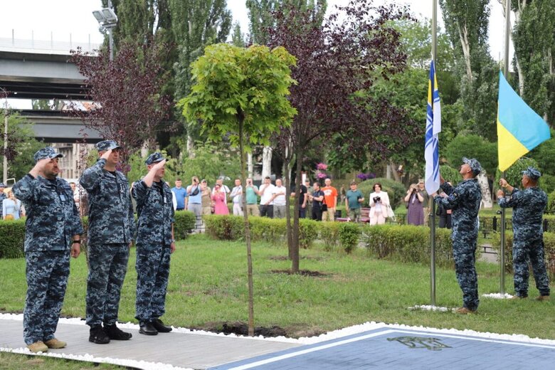 У Києві відкрили пам’ятний знак загиблим воїнам Військово-Морських Сил ЗСУ 04