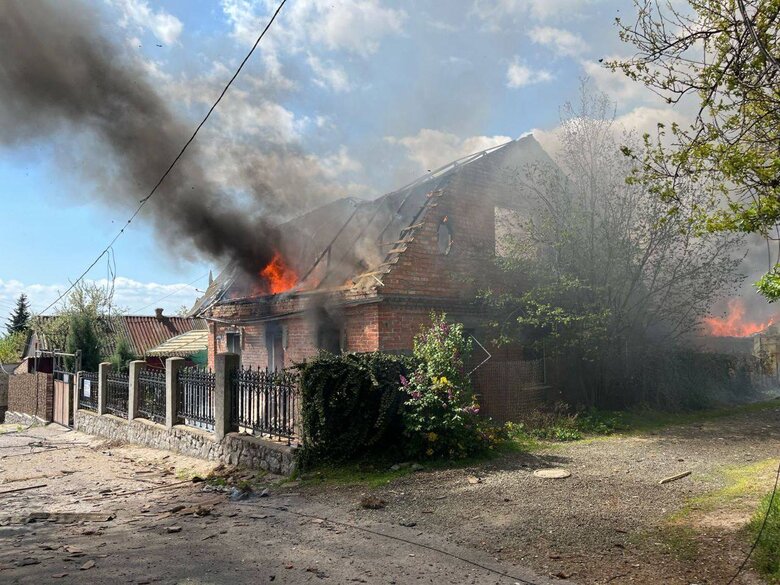 Наслідки обстрілу Нікопольщини 14 квітня