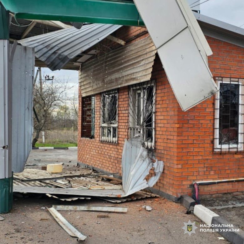 Росіяни вдарили по АЗС у Харківській області, троє поранених