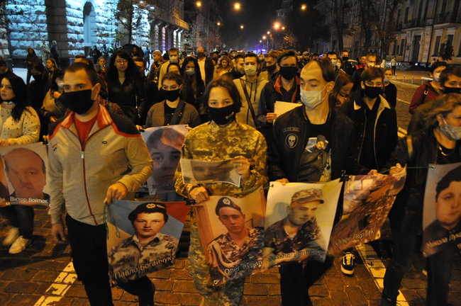 Свободу вязням Кремля: у Києві відбувається акція на підтримку полонених та безвісти зниклих українців 23