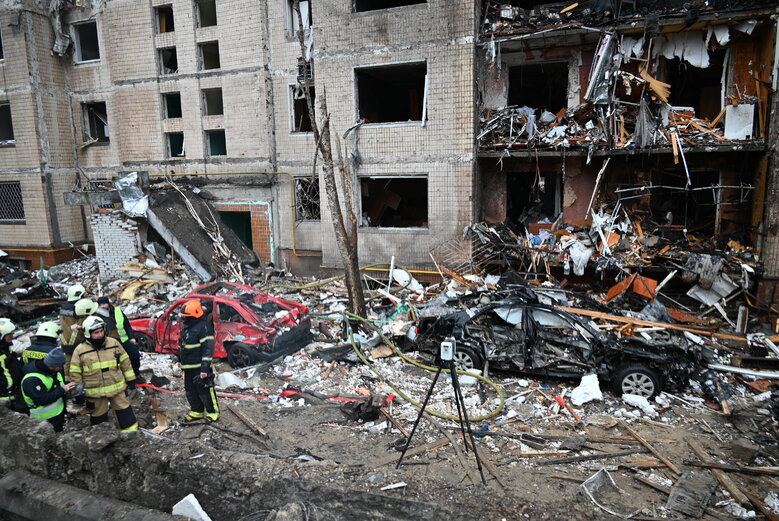 Consequences of Russian missile strike on house in Solomianskyi district of Kyiv 12