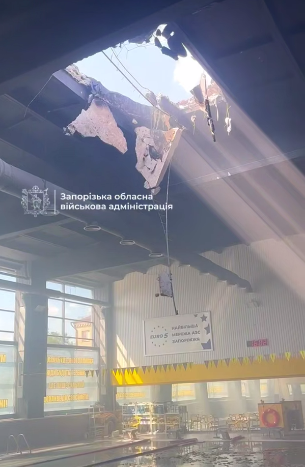 Росія атакувала Запоріжжя: пошкоджено багатоповерхівку та фітнес-центр, є постраждалі