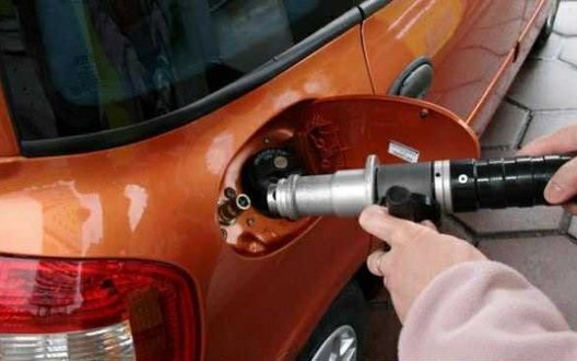 Україні вдається уникати дефіциту та зберігати ціни на пальне нижчими, ніж у ЄС, попри залежність від імпорту та війну, - Нафтогазова асоціація