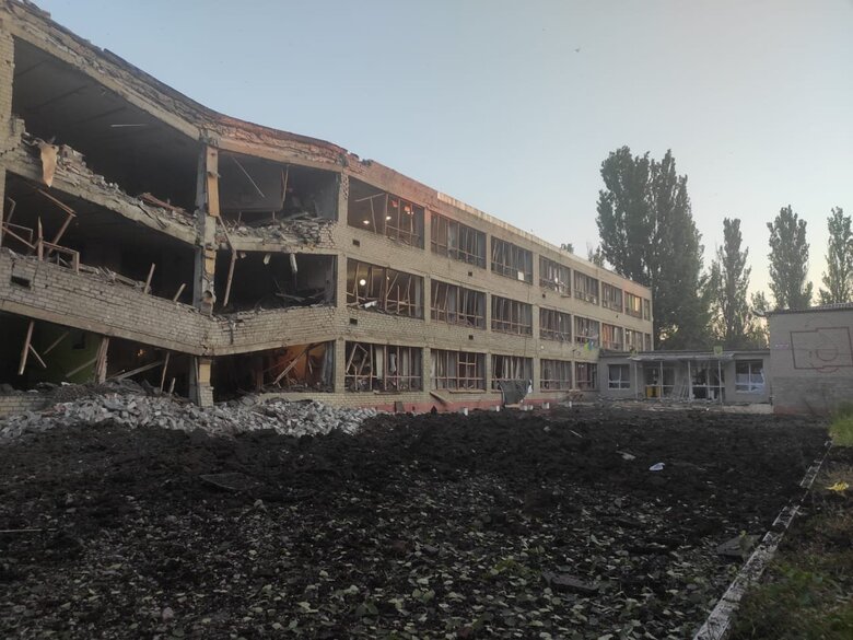 За прошедшие сутки в Бахмутском районе из-за вражеских обстрелов возникло семь пожаров, в том числе в детсаду и админздания, - ГСЧС 01 За прошедшие сутки в Бахмутском районе из-за вражеских обстрелов возникло семь пожаров, в том числе в детсаду и админздания, - ГСЧС 01