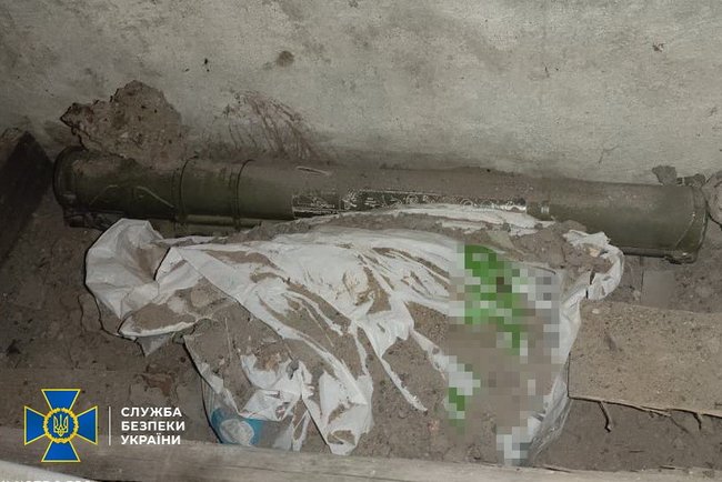Тайник с оружием наемника РФ, объявленного в розыск, обнаружили на Луганщине, - СБУ 01