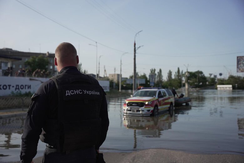Затоплення Херсонщини: за добу врятовано 52 особи, - ДСНС 04