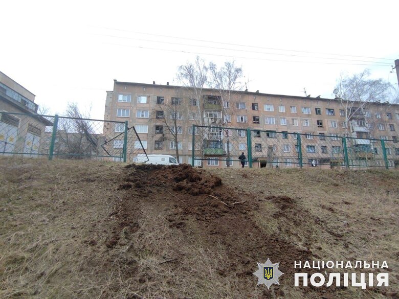Наслідки обстрілів Донеччини: росіяни атакували 10 населених пунктів 07