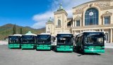 Азербайджан передал Украине 5 автобусов