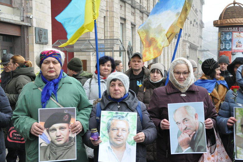 Пам’ять перших загиблих Героїв Небесної Сотні вшанували у Києві 05 Пам’ять перших загиблих Героїв Небесної Сотні вшанували у Києві 05