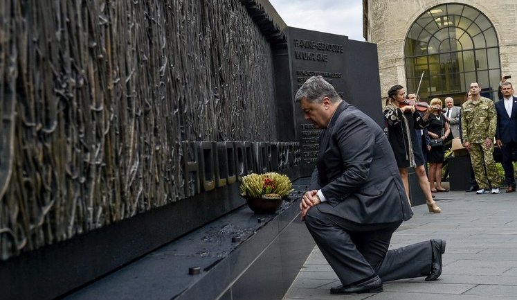 Порошенко почтил память жертв Голодомора у мемориала в Вашингтоне. ФОТОрепортаж
