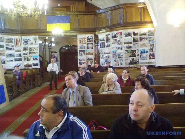 Фотовыставка из Украины Война продолжается открылась в Эстонии 05