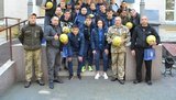 Українські футболісти провідали поранених бійців у столичному госпіталі. ФОТО