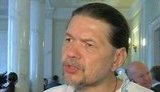 "Странно, когда Гарант требует гарантий", - в оппозиции считают, что Януковичу некомфортно за пределами Банковой и Межигорья. ВИДЕО