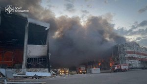 Russia strikes Kyiv region: large-scale fire has broken out in Bucha district. PHOTOS